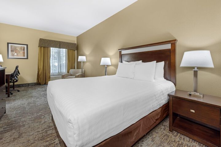 Best Western Plus Prairie Inn
