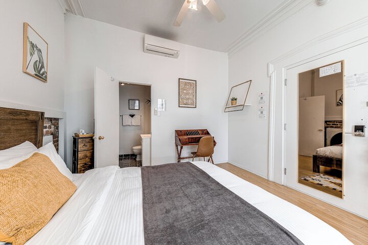 Room 41 of 143