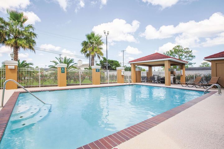 La Quinta Inn & Suites by Wyndham Bay City