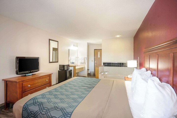 Room 8 of 29
