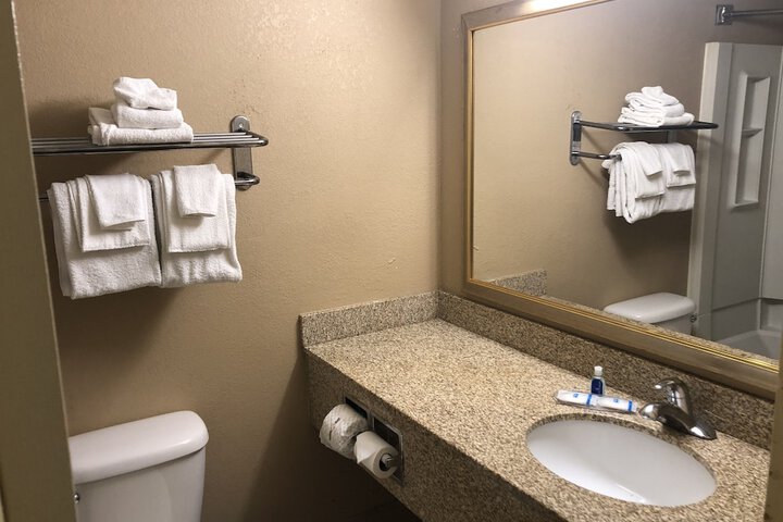 Room 13 of 37