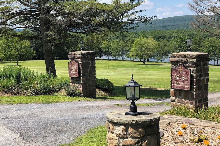 Mountain Springs Lake Resort