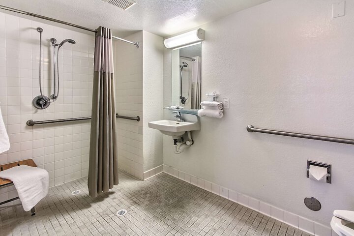 Room 15 of 23