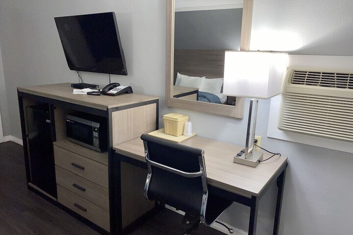 Budget Host Inn