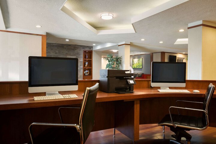 Business Center 46 of 46