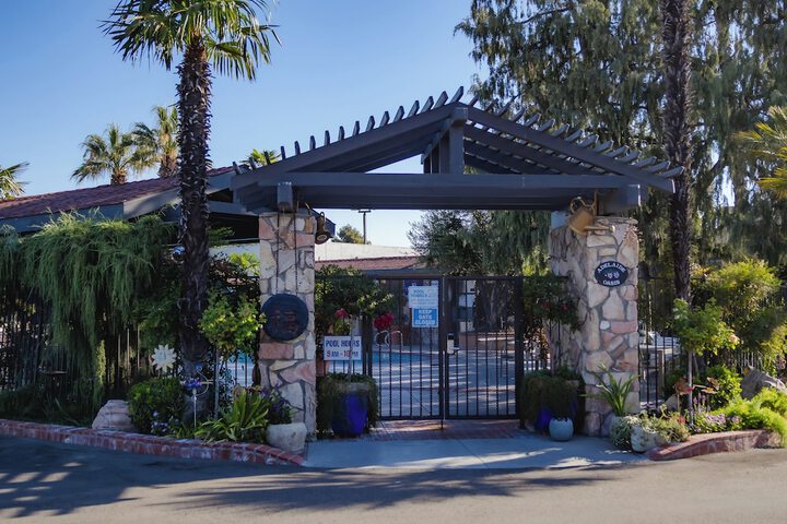 Adelaide Inn