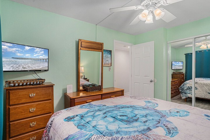 0406 Waters Edge Resort 1 Bedroom Condo by RedAwning