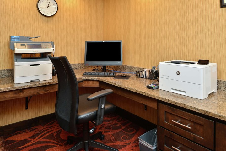 Business Center 48 of 50