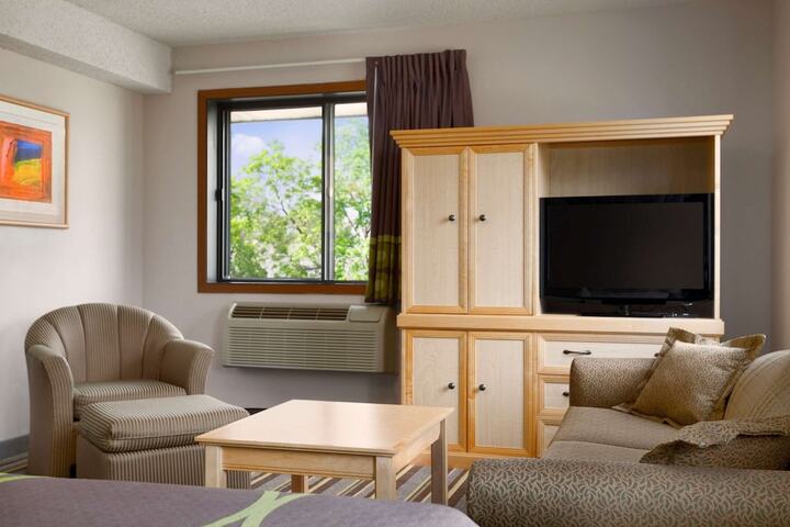 Room 9 of 17