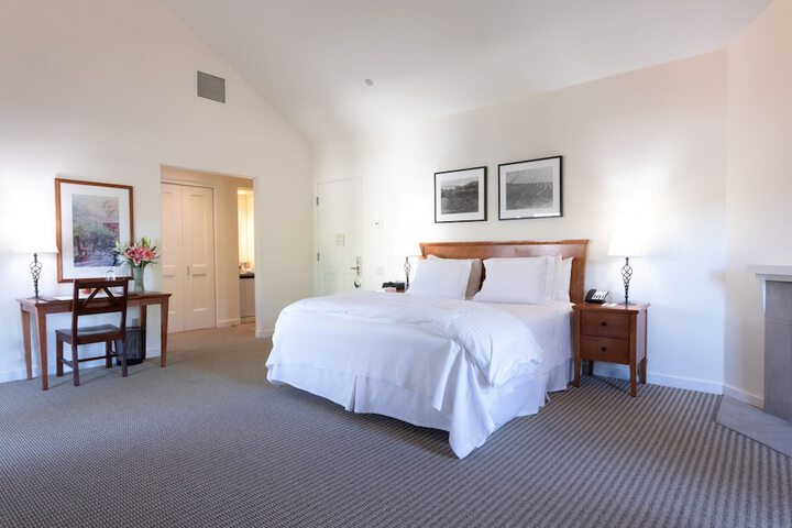 Room 25 of 61