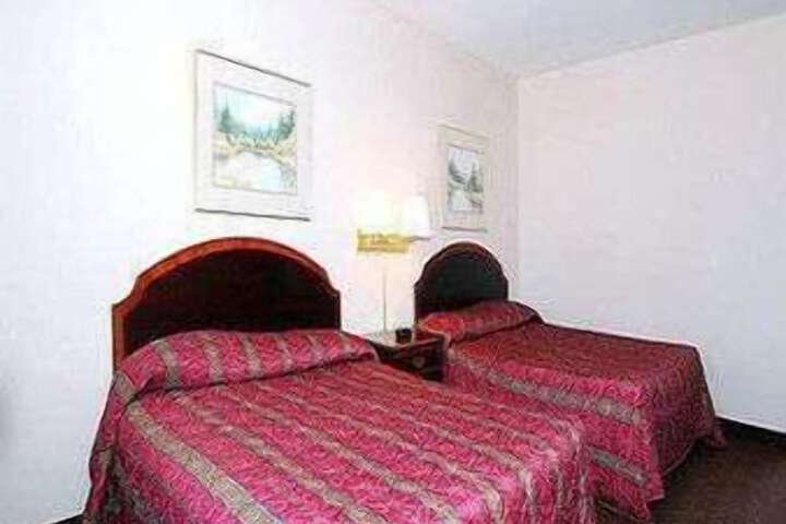 Room 40 of 69