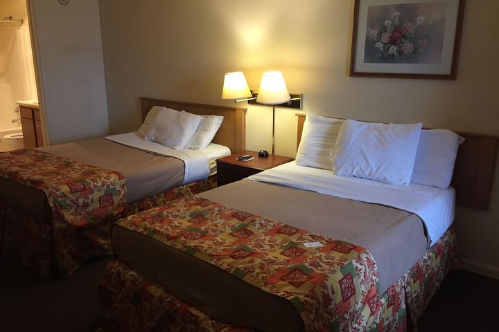 Wildwood Inn Tropical Dome & Theme Suites