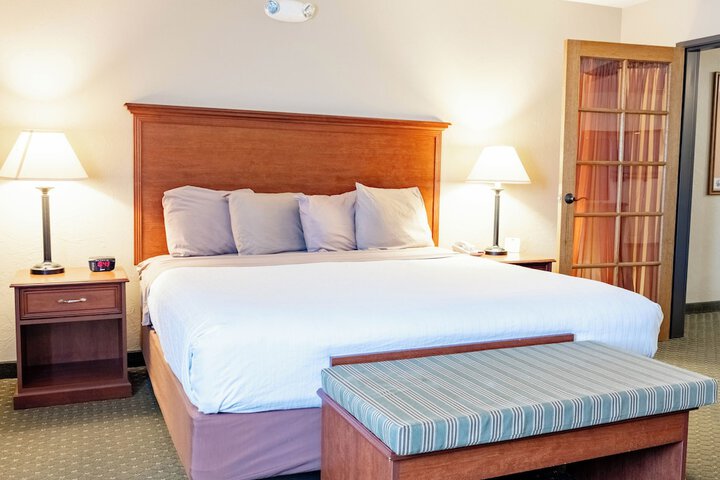 Blue Mountain Inn & Suites