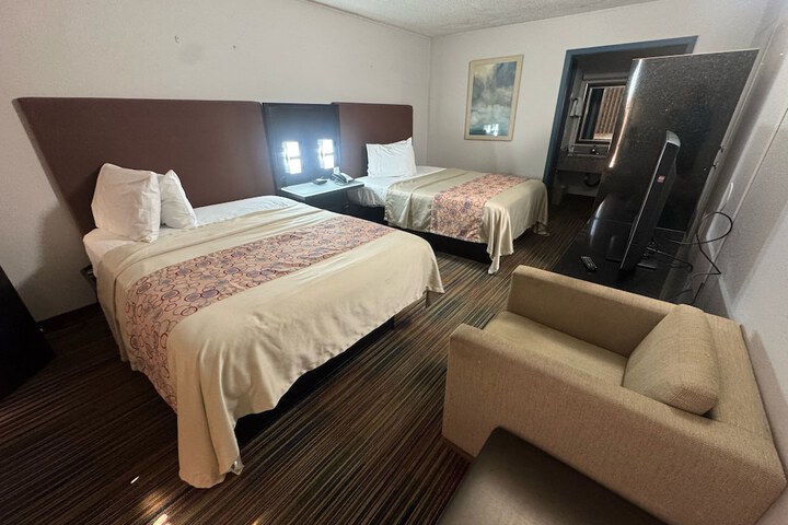 Room 15 of 20