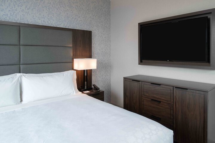 Room 16 of 60