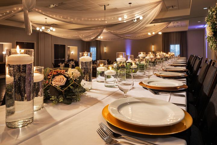 Ballroom/Hall 96 of 106