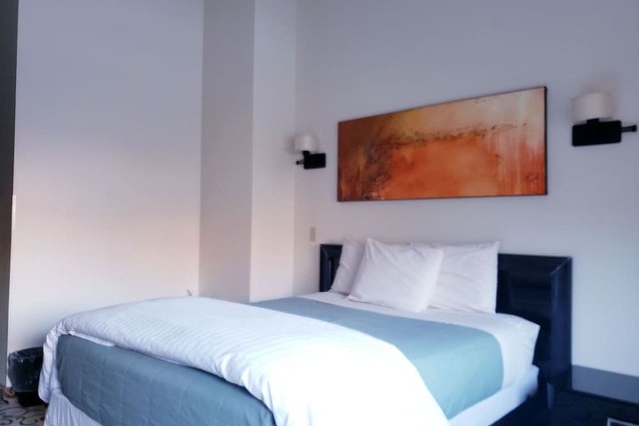 Room 41 of 208