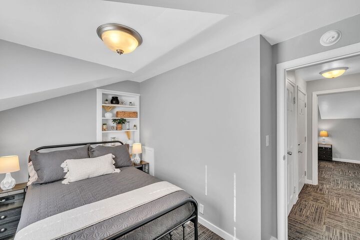 The Loft 3BR Apartment with Scenic Deck