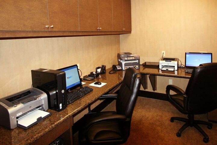 Business Center 44 of 45