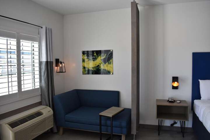 Room 13 of 29
