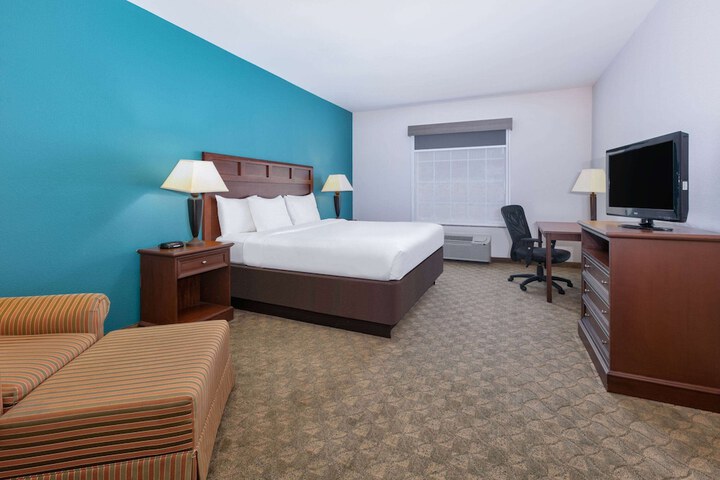 Room 13 of 26