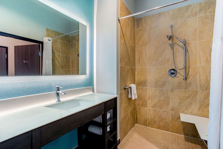 La Quinta Inn & Suites by Wyndham Northlake Fort Worth