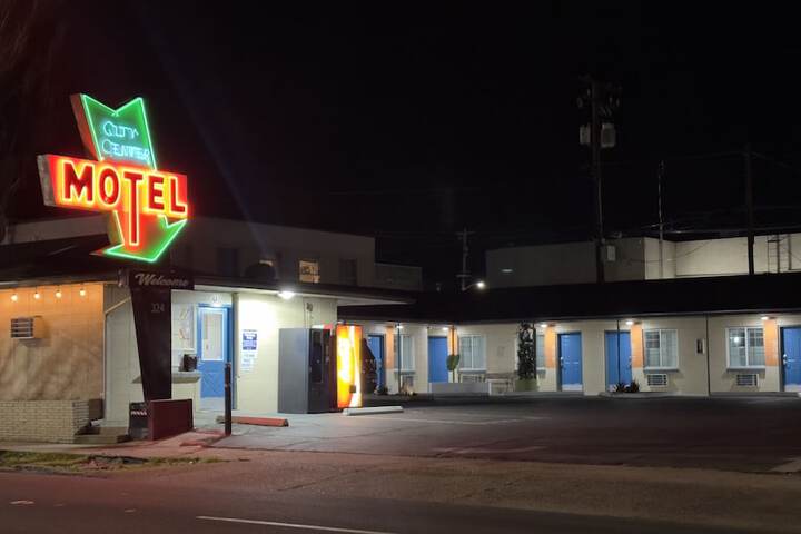 Hotel 10 of 54