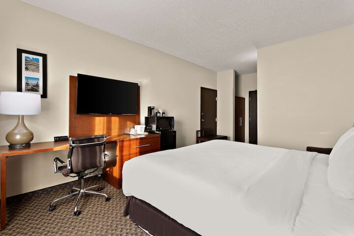 Room 14 of 40