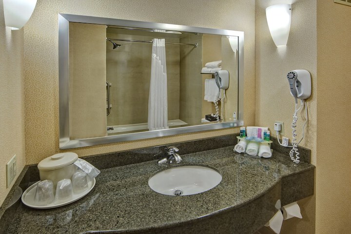 Holiday Inn Express Hotel & Suites Cookeville by IHG