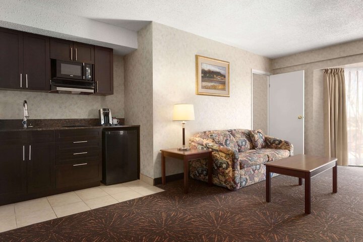 Room 18 of 33