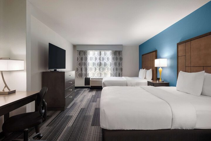 Room 33 of 43