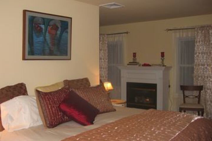 Le Petit Chateau Inn