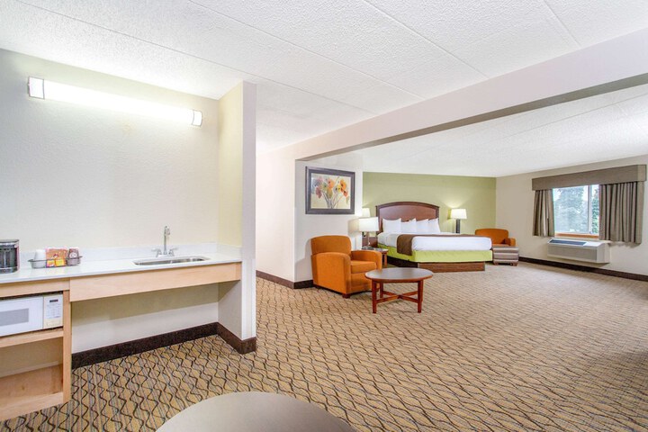 Room 14 of 25