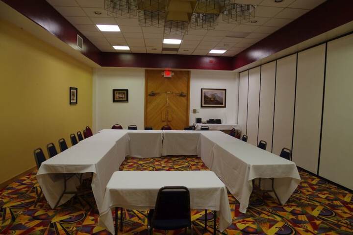 Douglas Inn & Conference Center