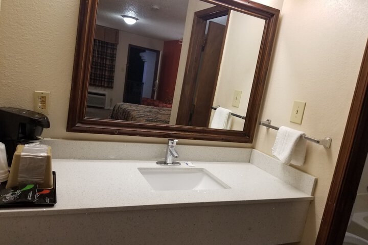 Room 9 of 11