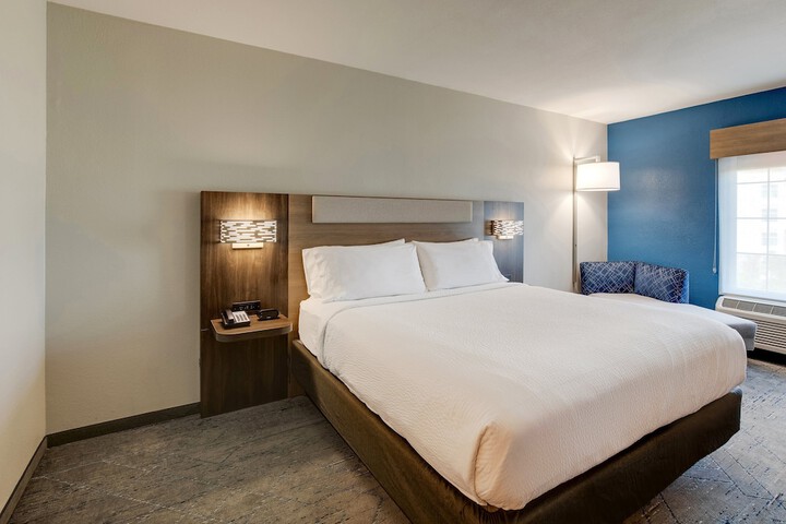 Room 34 of 48