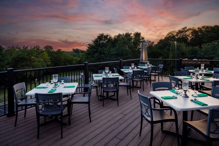 Irish Cottage Inn & Suites