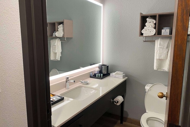 Room 14 of 37