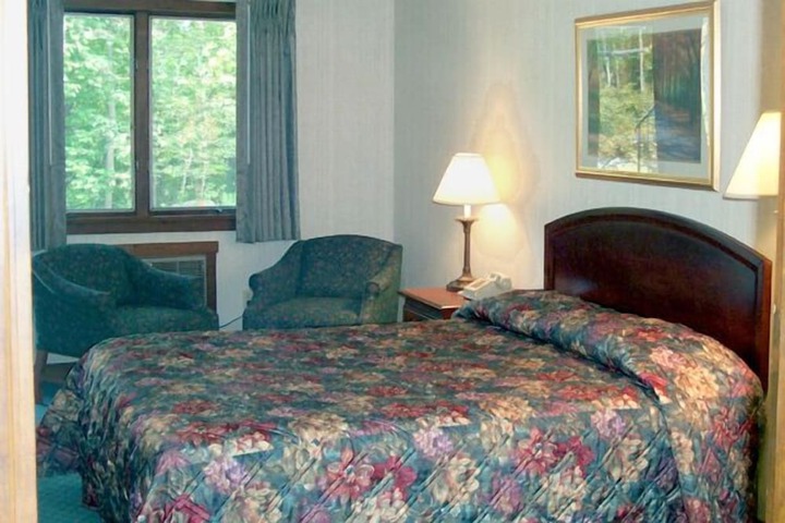 Hill - Brook Motel