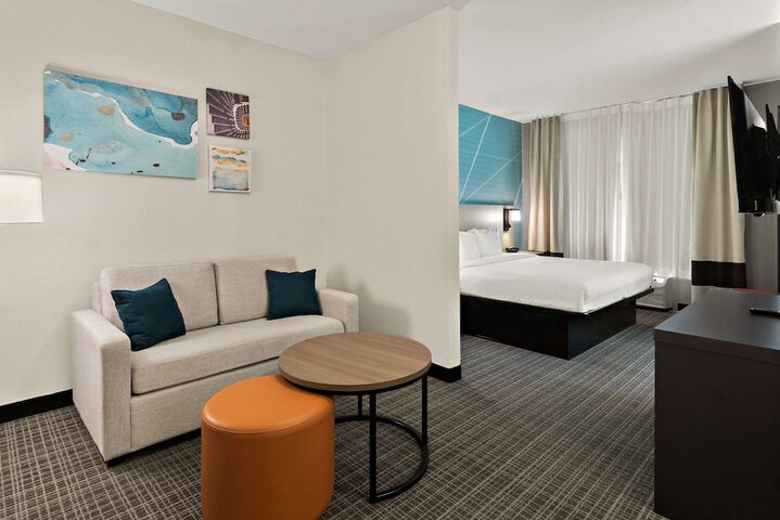 Room 21 of 35