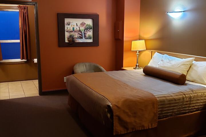 Room 28 of 35