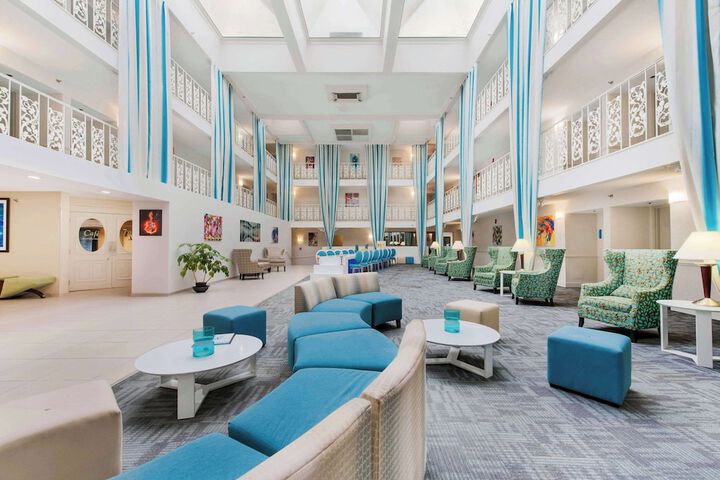 Hotel Interior 6 of 38