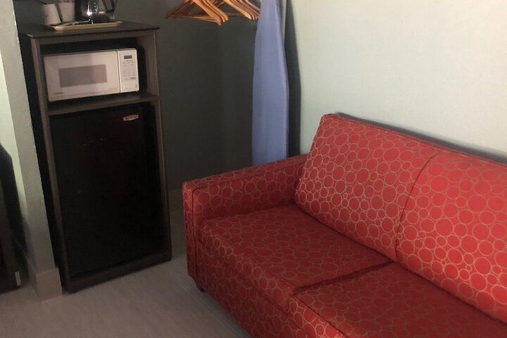 Room 18 of 33