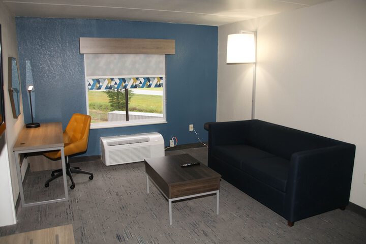 Room 44 of 90