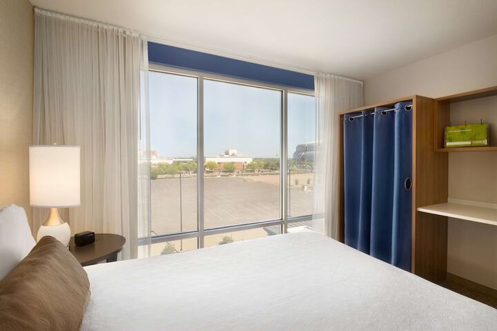 Room 17 of 30