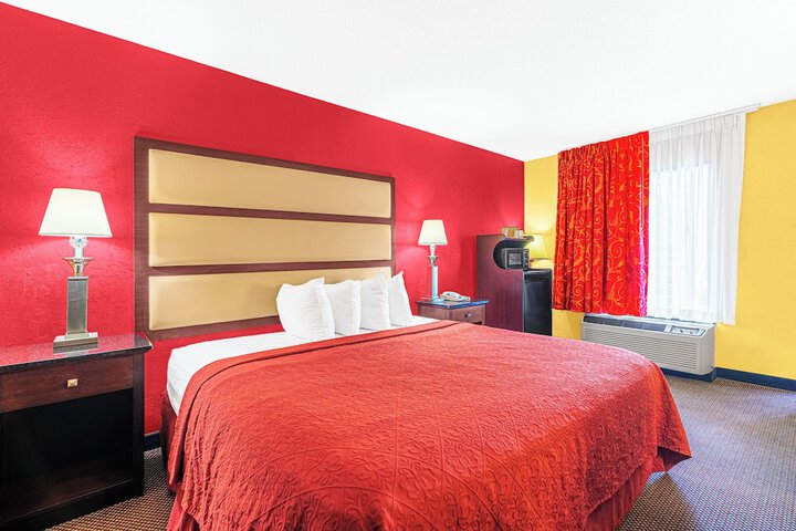 Room 17 of 19