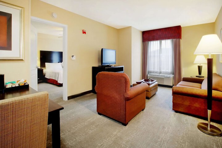 Room 32 of 48