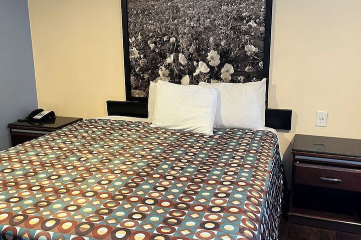 Room 14 of 16