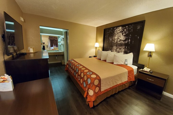 Room 15 of 25