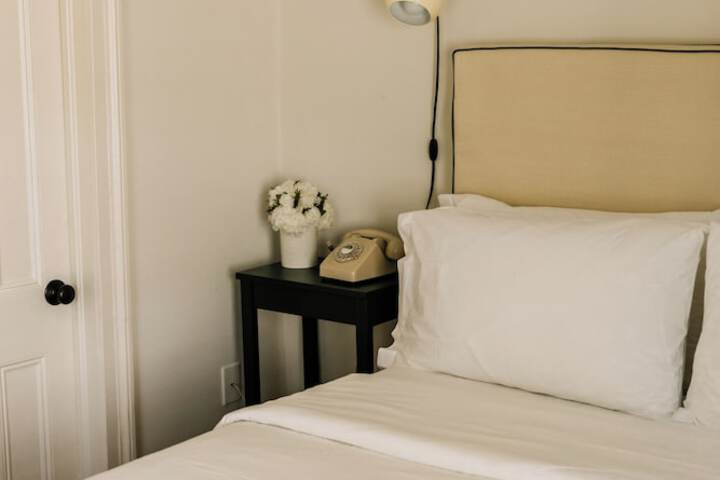 Room 25 of 43
